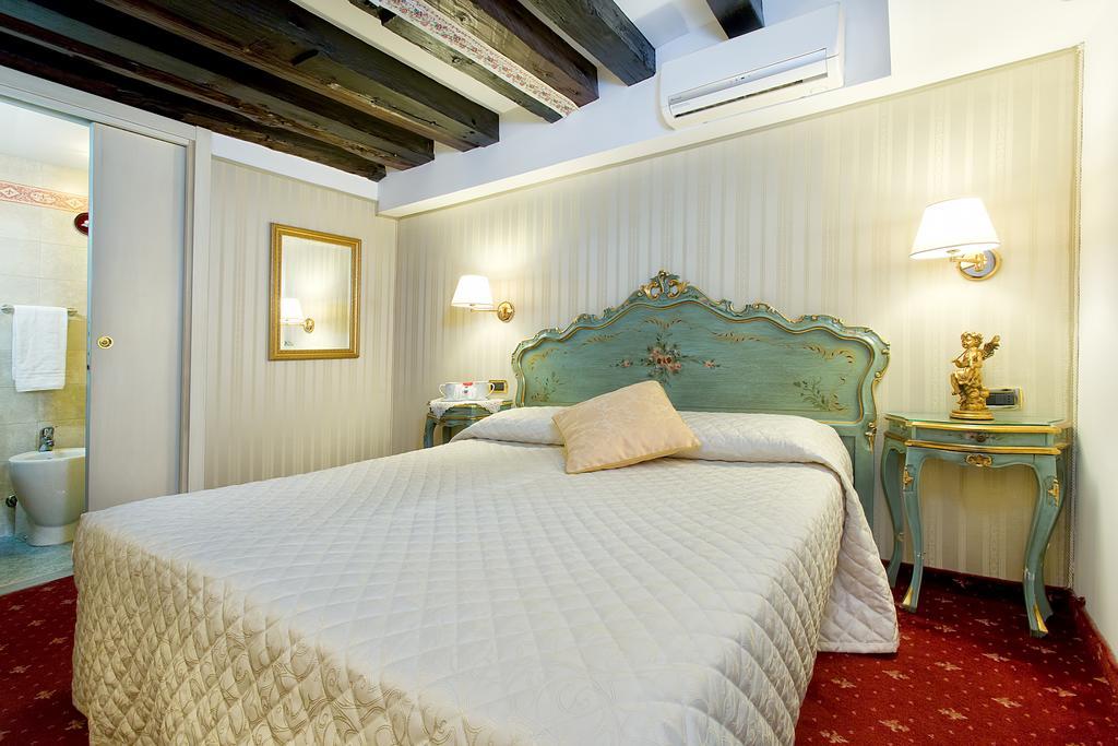 Bed and Breakfast Ca' Della Loggia Venedig Exterior foto